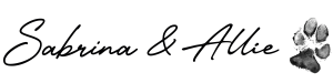 Geschwungene handschriftliche Unterschrift von Sabrina und Allie, sowie ein Pfotenabdruck